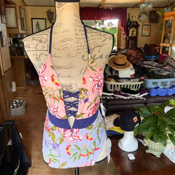 NWT Woman’s The Bikini Lab one pice floral bathing suit - Picture 10 of 16